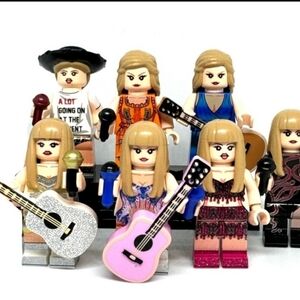 New Taylor Swift 7 mini figure set